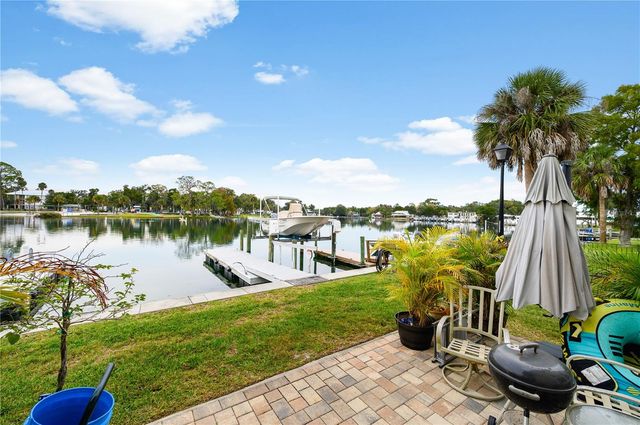 30 SE VALARE LANE 102B, Crystal River, FL 34429
