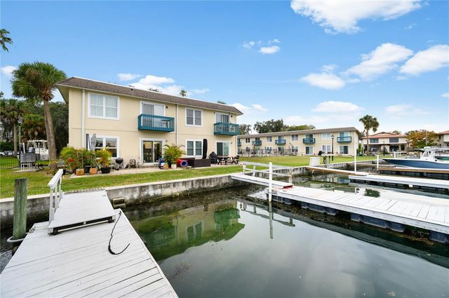 30 SE VALARE LANE 102B, Crystal River, FL 34429