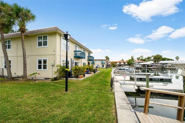 30 SE VALARE LANE 102B, Crystal River, FL 34429