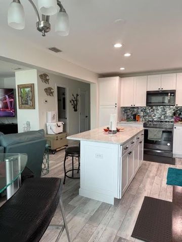 30 SE VALARE LANE 102B, Crystal River, FL 34429