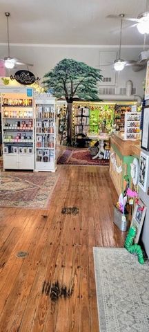 416 S Austin St, Rockport, TX 78382