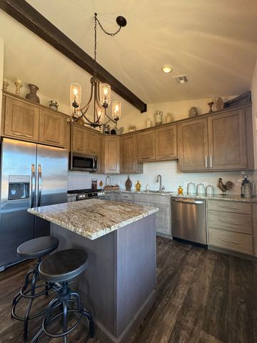 4426 Niblick Dr, Winfield, KS 67156