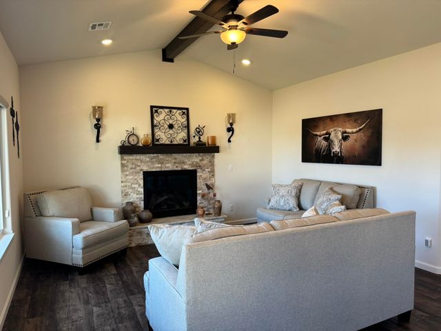 4426 Niblick Dr, Winfield, KS 67156