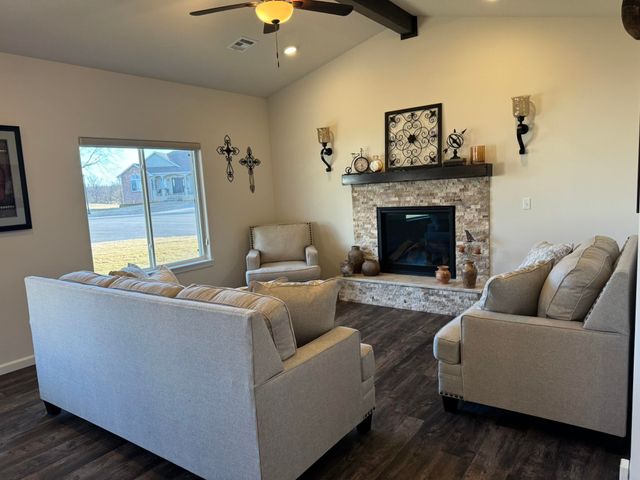 4426 Niblick Dr, Winfield, KS 67156