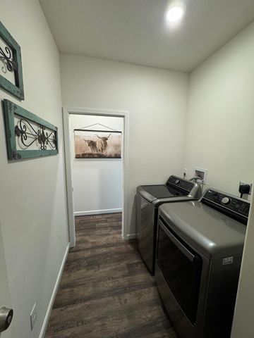 4426 Niblick Dr, Winfield, KS 67156