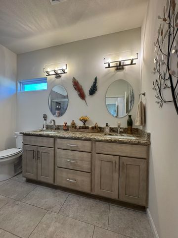 4426 Niblick Dr, Winfield, KS 67156