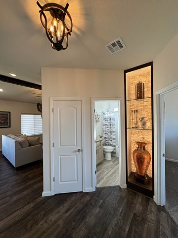 4426 Niblick Dr, Winfield, KS 67156