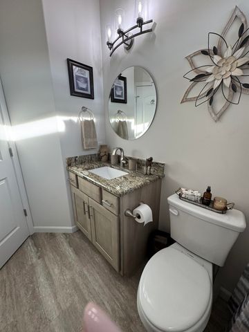 4426 Niblick Dr, Winfield, KS 67156