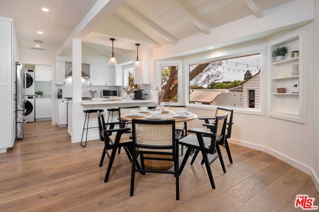 527 S Bentley Avenue, Los Angeles, CA 90049