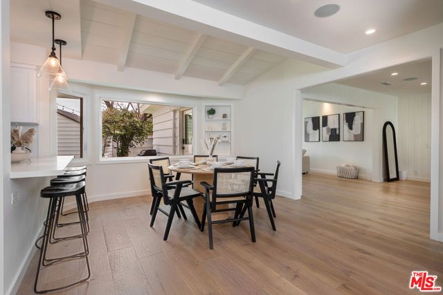 527 S Bentley Avenue, Los Angeles, CA 90049