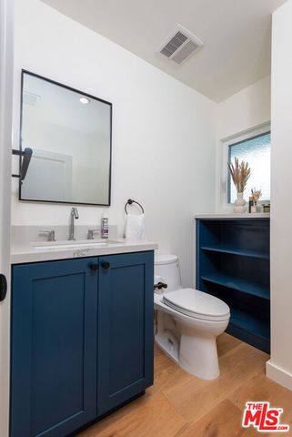 527 S Bentley Avenue, Los Angeles, CA 90049