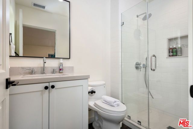 527 S Bentley Avenue, Los Angeles, CA 90049