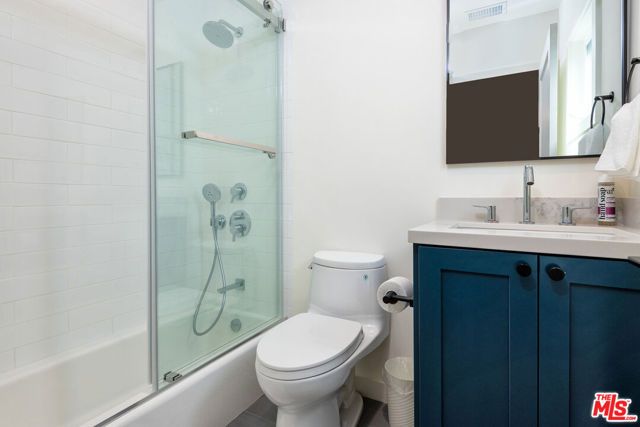 527 S Bentley Avenue, Los Angeles, CA 90049