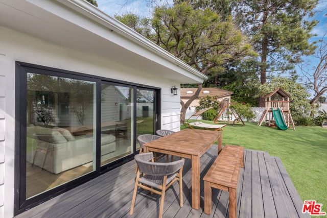 527 S Bentley Avenue, Los Angeles, CA 90049