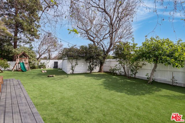 527 S Bentley Avenue, Los Angeles, CA 90049