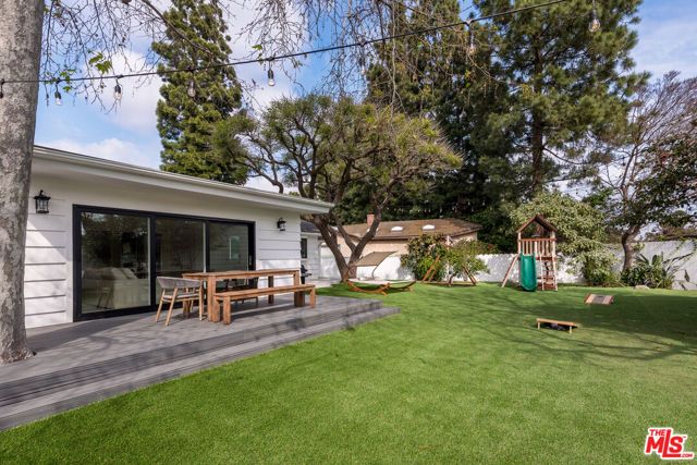 527 S Bentley Avenue, Los Angeles, CA 90049