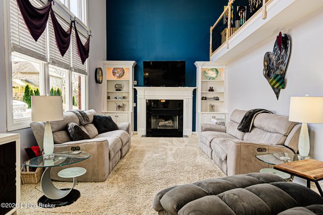 7709 Hall Farm Dr, Louisville, KY 40291