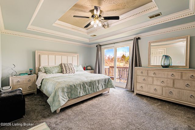 7709 Hall Farm Dr, Louisville, KY 40291