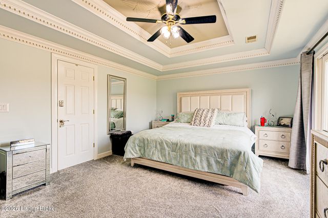 7709 Hall Farm Dr, Louisville, KY 40291