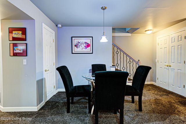 7709 Hall Farm Dr, Louisville, KY 40291