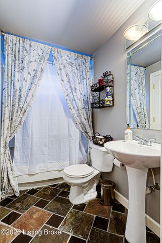 7709 Hall Farm Dr, Louisville, KY 40291