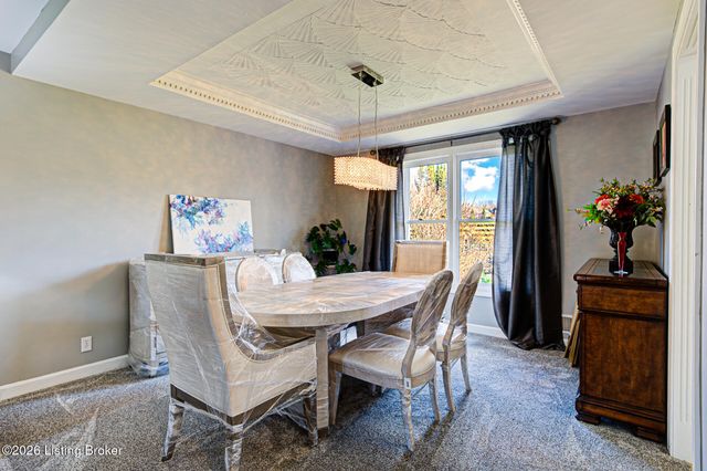 7709 Hall Farm Dr, Louisville, KY 40291