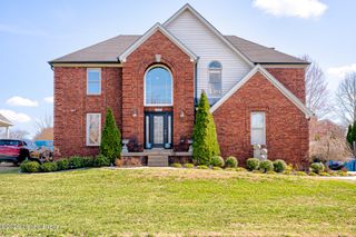 7709 Hall Farm Dr, Louisville, KY 40291