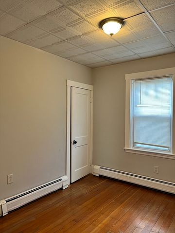 71 Sycamore St, Fairhaven, MA 02719