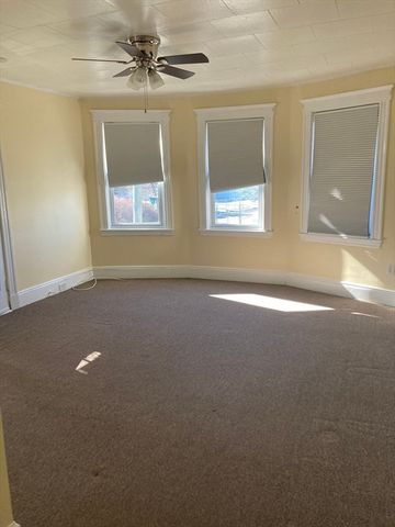 71 Sycamore St, Fairhaven, MA 02719