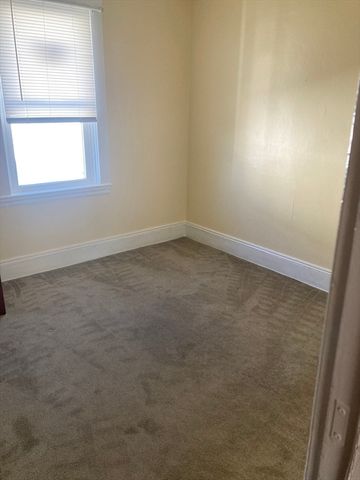 71 Sycamore St, Fairhaven, MA 02719