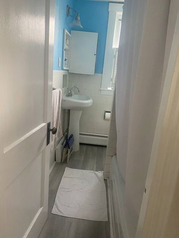 71 Sycamore St, Fairhaven, MA 02719