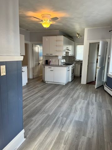 71 Sycamore St, Fairhaven, MA 02719