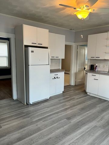 71 Sycamore St, Fairhaven, MA 02719