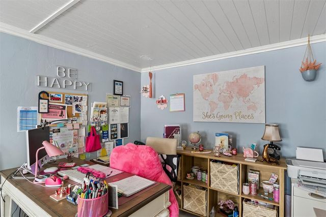 4804 N Beaver Avenue, Bethany, OK 73008