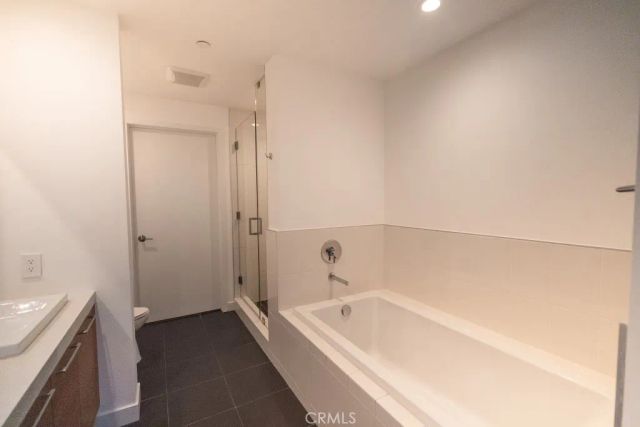 9 Macarthur 1605, Santa Ana, CA 92707