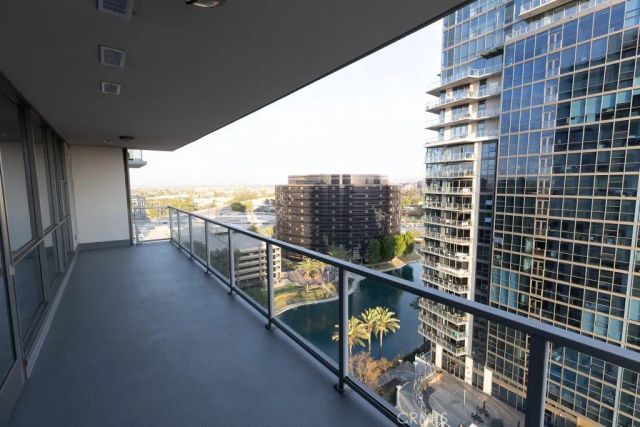 9 Macarthur 1605, Santa Ana, CA 92707