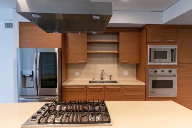 9 Macarthur 1605, Santa Ana, CA 92707