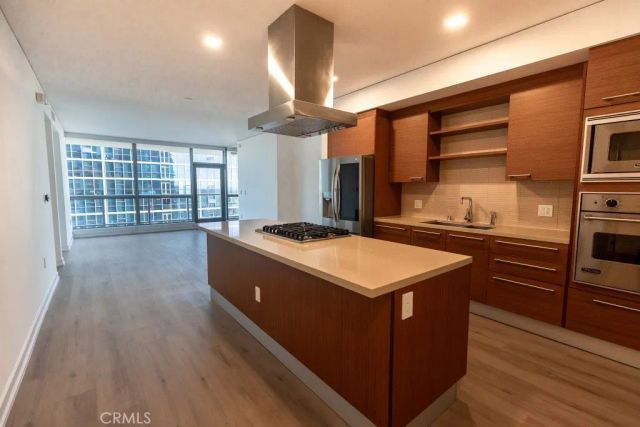 9 Macarthur 1605, Santa Ana, CA 92707