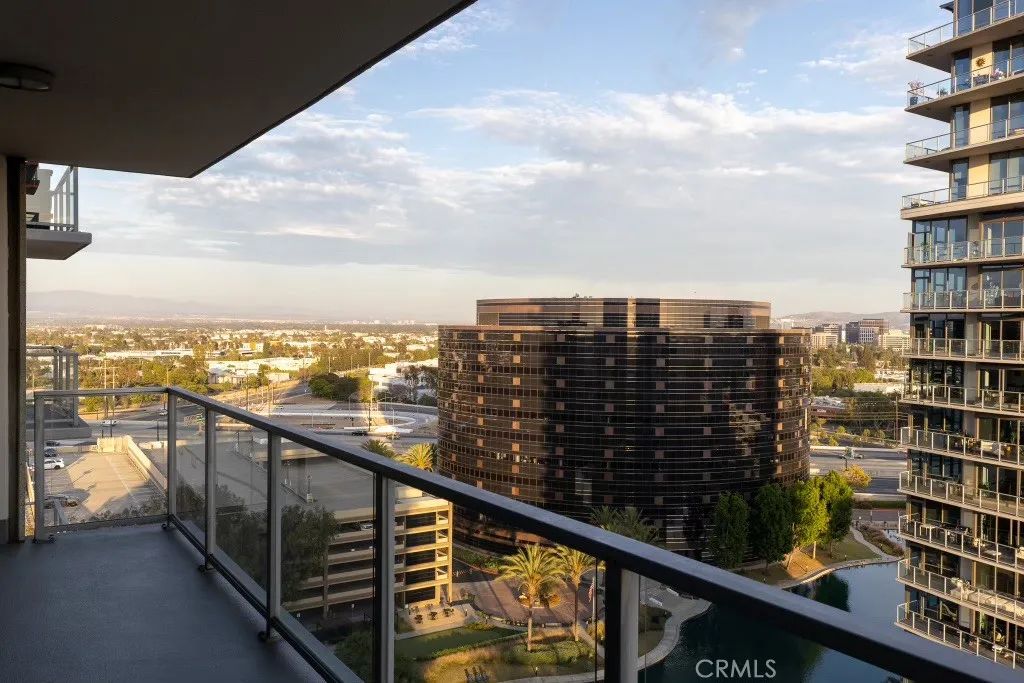 9 Macarthur 1605, Santa Ana, CA 92707