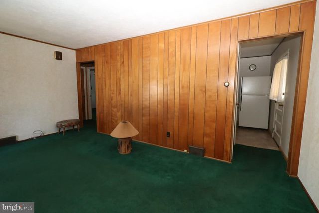 19 BENTON RD, Hamilton, NJ 08610