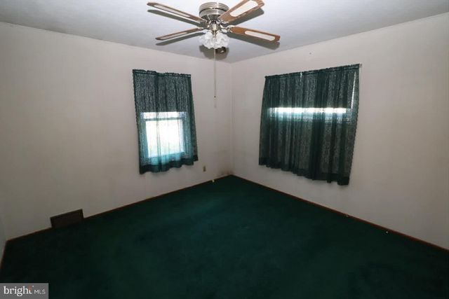 19 BENTON RD, Hamilton, NJ 08610
