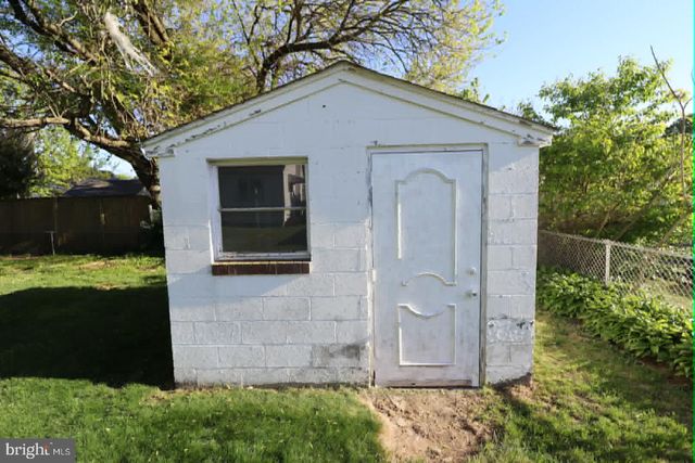 19 BENTON RD, Hamilton, NJ 08610