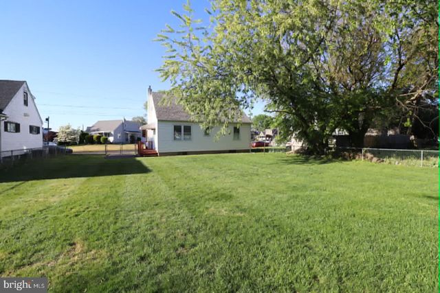 19 BENTON RD, Hamilton, NJ 08610