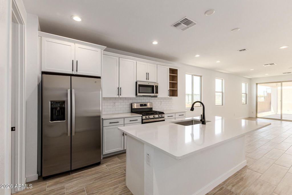 15850 W VOGEL Avenue, Goodyear, AZ 85338 — photo 3