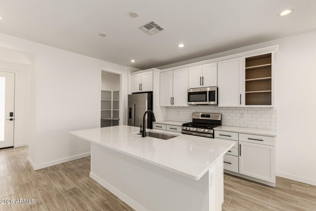 15850 W VOGEL Avenue, Goodyear, AZ 85338 — photo 4
