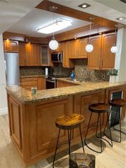 1475 SW 8th St 606, Miami, FL 33135