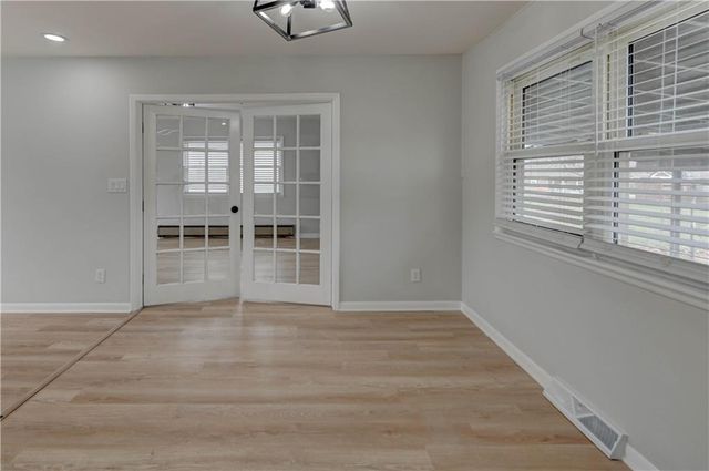 602 SW 15th Street, Blue Springs, MO 64015