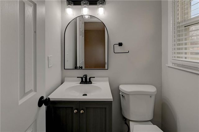 602 SW 15th Street, Blue Springs, MO 64015