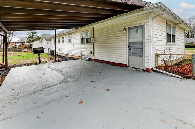 602 SW 15th Street, Blue Springs, MO 64015