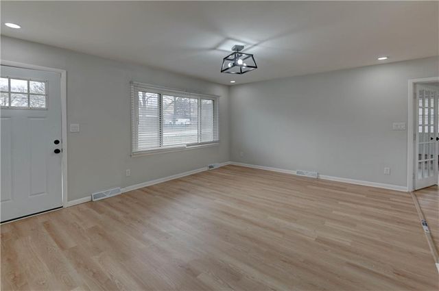 602 SW 15th Street, Blue Springs, MO 64015